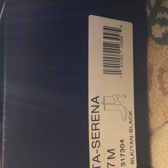 Tahari Serena Black Leather & Leopard Bootie NIB - Picture 7 of 8